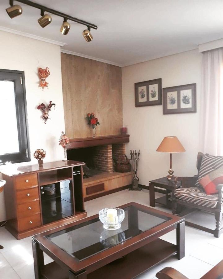 Fantastic Villa, A 5 Minute Drive From The Beach! Афины Экстерьер фото